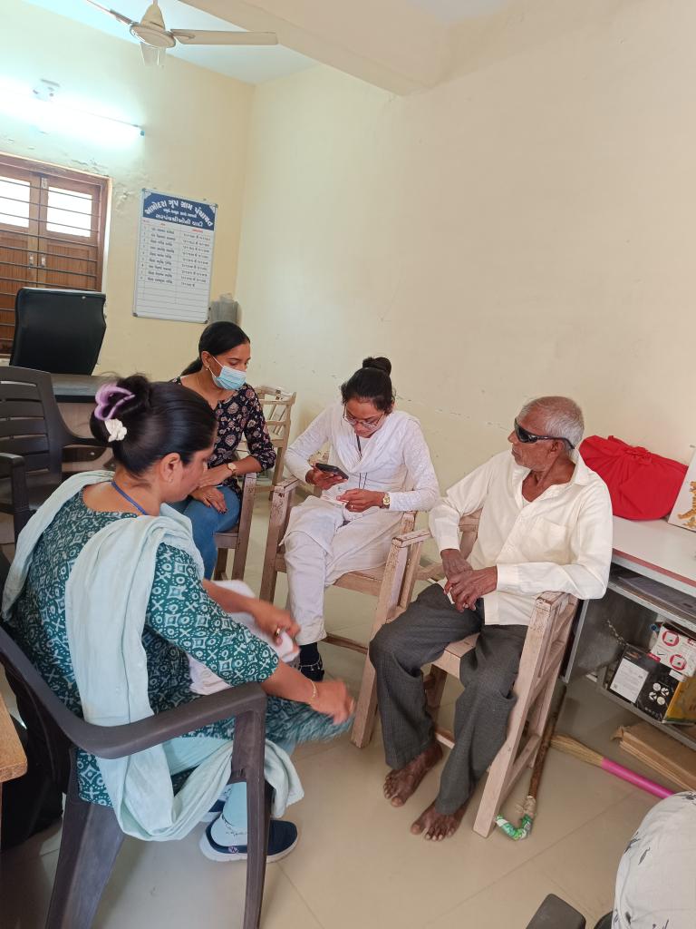 70 year old labharthi PMJAY card generat At Amodara gram Panchayat AAM Amodara, phc Bhensavada, taluka dhansura.