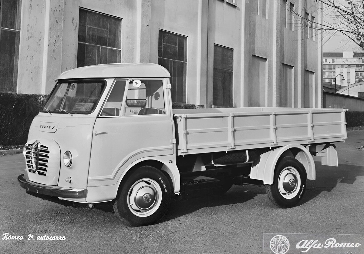 AROC_UKofficial's tweet photo. Alfa Romeo 'Romeo 2' ❤️🇮🇹
#AlfaRomeo #Romeo2 #PressPhoto #AROC https://t.co/zq67vECZvJ