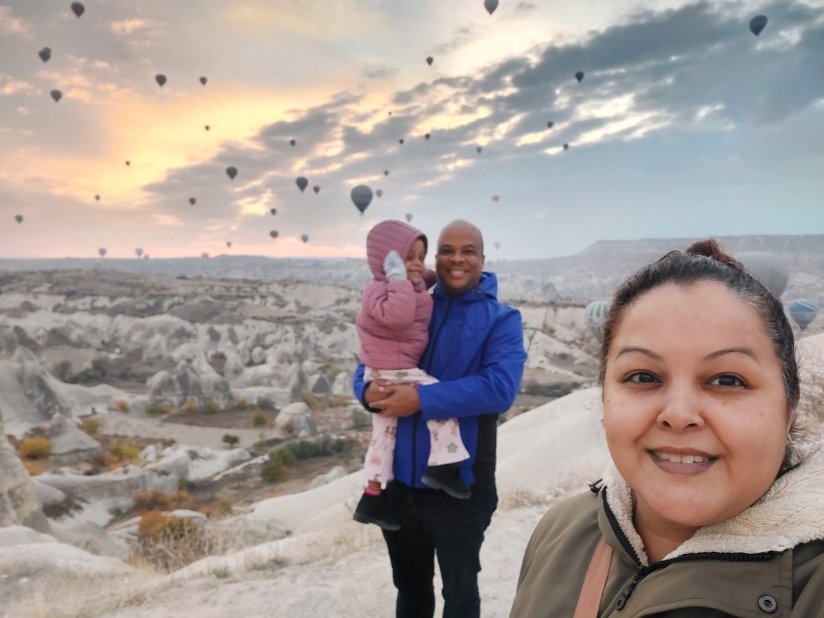 RobinAdamsZA's tweet photo. Chasing sunrises on a Monday morning. #Cappadocia #HotAirBalloonCapital #Turkiye #Mondaze #AdventureOfALifetime #BucketListThings https://t.co/OxzCiArIhk
