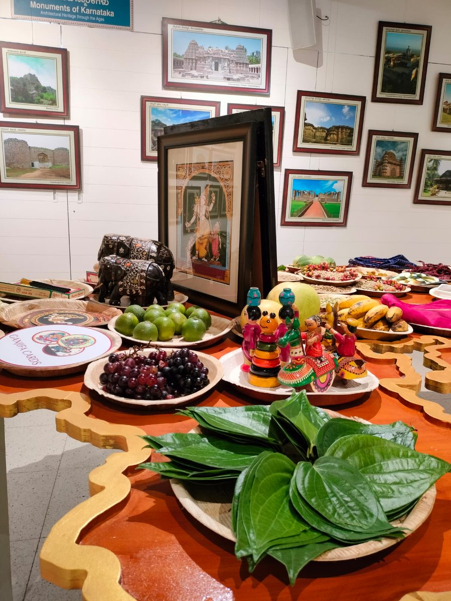 nambiardiv's tweet photo. For someone fascinated by diverse cultures, @bicblr and @azimpremjiuniv provided the perfect platform to soak in the various sounds, smells, sights and tastes of Karnataka. Seeing the state anew! Thank you. 🙂 https://t.co/0OKqv8pnPs