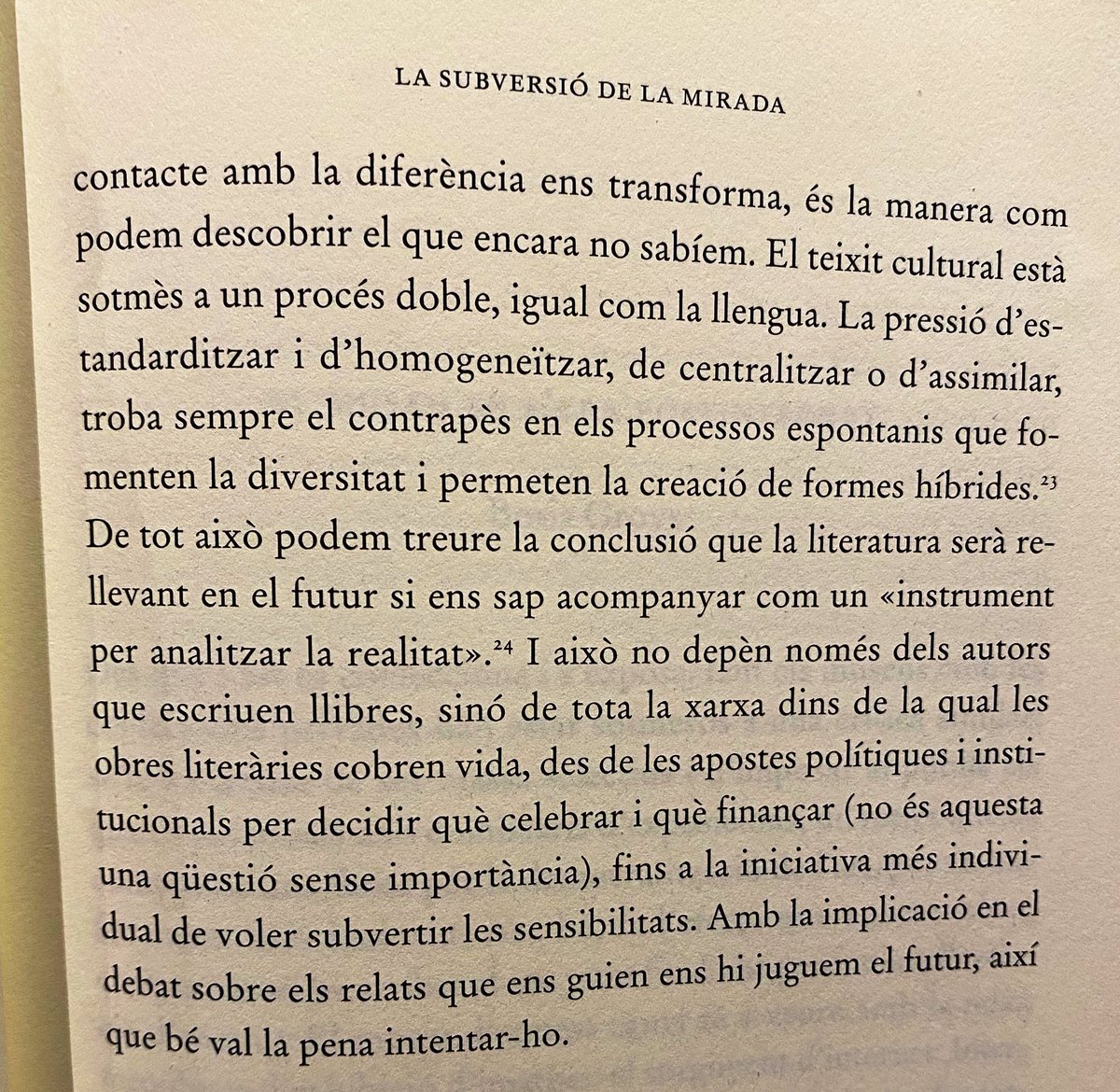 Ada Klein Fortuny (@adakleinfortuny) on Twitter photo Molt interessant les reflexions de <a href="/SSkrabec/">Simona Škrabec</a> al seu assaig La subversió de la mirada, publicat dins el recull A camp obert (<a href="/arcadia_ed/">ARCÀDIA</a> <a href="/IRLlull/">Institut Ramon Llull</a>). Molt interessant les reflexions de <a href="/SSkrabec/">Simona Škrabec</a> al seu assaig La subversió de la mirada, publicat dins el recull A camp obert (<a href="/arcadia_ed/">ARCÀDIA</a> <a href="/IRLlull/">Institut Ramon Llull</a>).