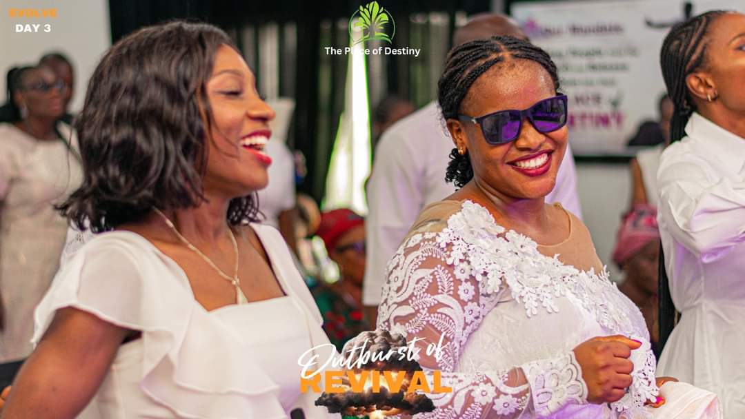 PlaceofDestiny's tweet photo. The spirit of praise enveloped the atmosphere in Evolve 2024!!!!
#theplaceofdestinychurch #theplaceofdestiny #evolve #evolveconference #outburstofrevival #revivalisnow #revival #vincentezemonye #RevivalFire #praise #joy #praisebreak #praisethelord https://t.co/F03WLqwSB6