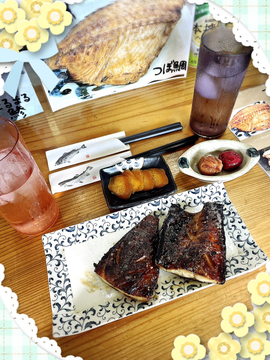 今日は小雪さん<a href="/20160419y/">小雪</a> のお誕生日です🎂
昨日は楽日でバタバタだったので
ささやかに2人でお祝い🥂
今日は美味しいお魚を食べにきました🐟

小雪さんお誕生日おめでとう🎈
いつも努力を怠らず、より良さを追求していく姿勢は隣にいて誰よりも知っています。
これからも一緒に成長していこうね😌