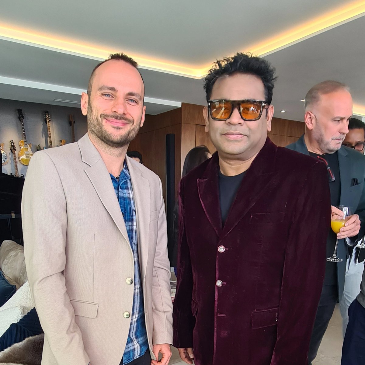 Today I had the pleasure of attending a screening for the movie “A goats life”, I also got to meet the composer for the film the legendary A. R. Rahman which is also the great mind behind the score for “Slumdog Millionaire”.
#composer