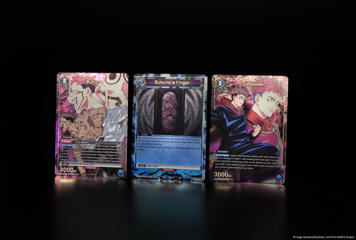 UA_EN_TCG's tweet photo. [Card Reveals]
Check out this photo of foil alt-art cards in the Jujutsu Kaisen [UE03BT] booster pack, coming Nov. 22! 👀

👉 Sukuna - R★
👉 Sukuna's Finger - C★
👉 Yuji Itadori - U★

Product details here! 👇
https://t.co/CgGRWzj9Bc
#UNIONARENA_EN
#JujutsuKaisen https://t.co/hZ54MQZv8O