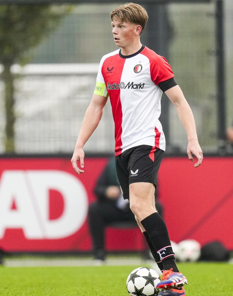 Feyenoord Academy Talent of the Week

👀 Jan Plug (19)
📍 Central defender Feyenoord U21
⚽️ Good games vs Groningen U21 &amp; Salzburg U19
💪🏻 Overview, comfortable with the ball, leadership
🔝Captain of his team
📈On the bench at Feyenoord 1
🏠Joined from Quick Boys in 2016