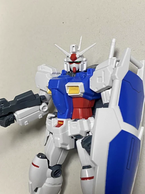 0083の機体、HGやRGなどのシリーズの早い段階で出るぐらいには人気があるけどver.2.0を出すほどの人気はないのでクオリティ面で割を食いがちそれはそれとしてかっこいいね 
