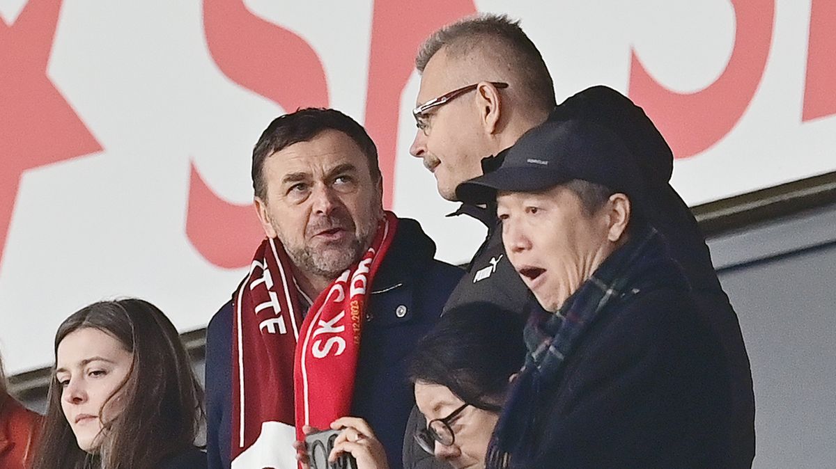 Dlouho platilo, že čeští miliardáři si od přímého zapojení do politiky udržovali odstup. Ostatně i proto byl takový šok, když do ní Andrej Babiš vstoupil přímo, čímž jako by porušil nepsaná pravidla hry. 

advojka.cz/archiv/2024/23…