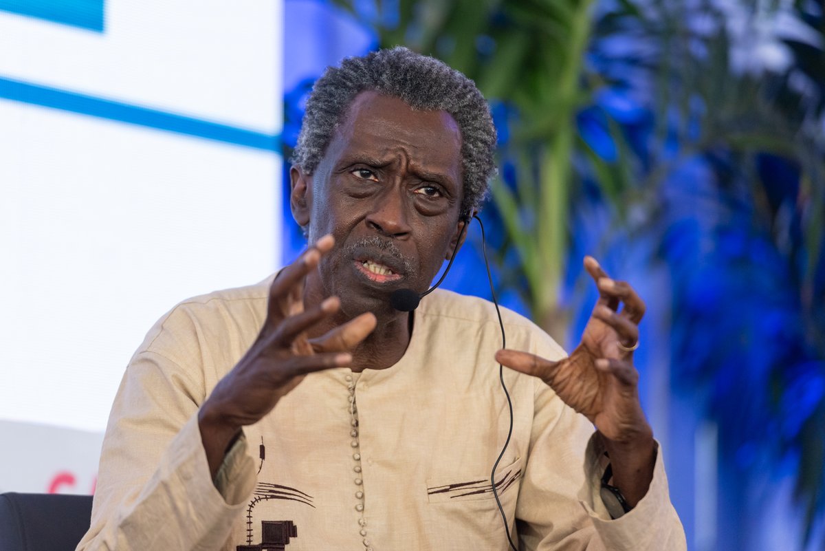 PasteurDakar's tweet photo. Avec une profonde tristesse, nous rendons hommage au Professeur Cheikh Ibrahima Niang, pionnier en santé publique et anthropologie. Son travail sur le VIH/SIDA, Ebola et la santé sociale a transformé des vies en Afrique. Reposez en paix, Professeur https://t.co/lTUmcbKkGt