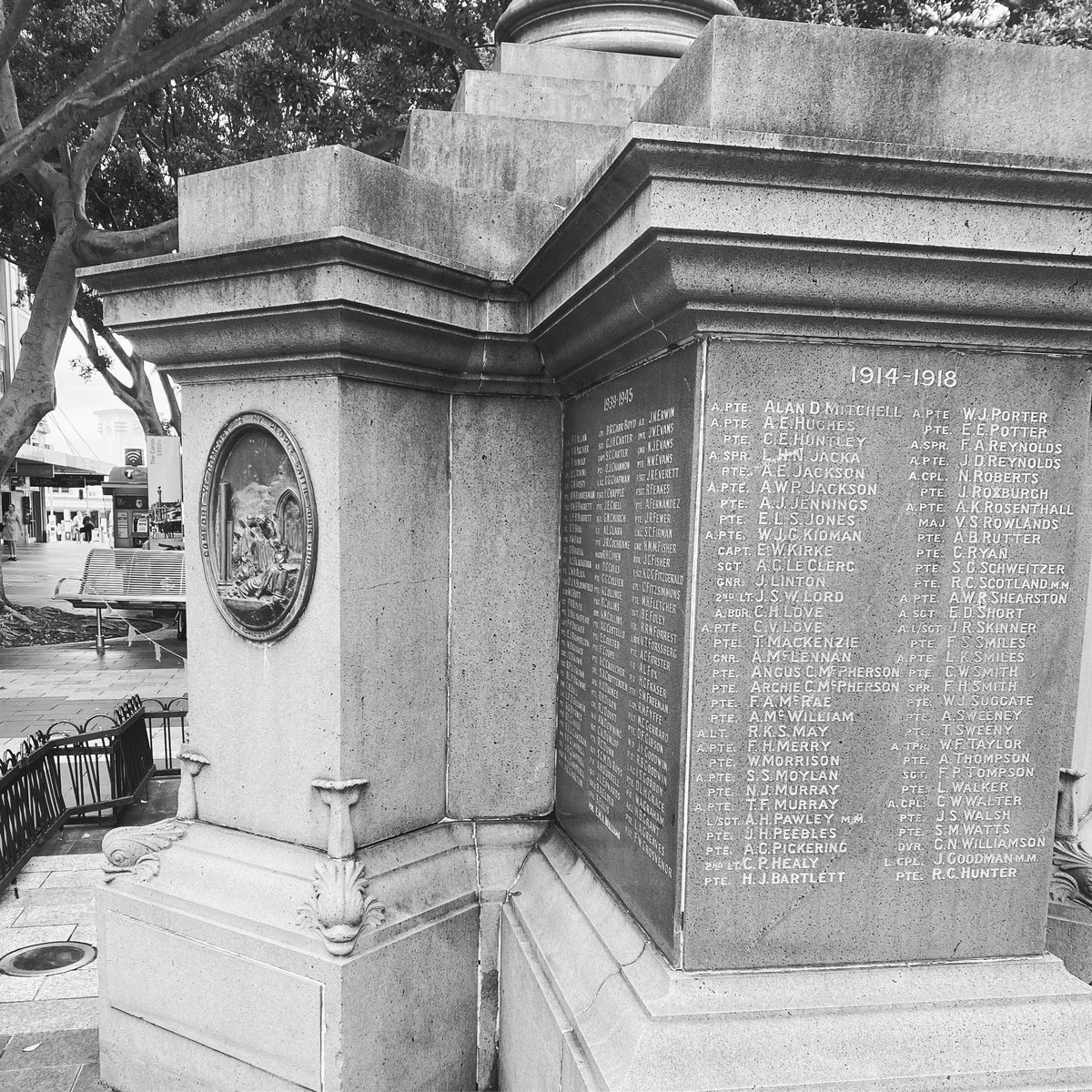 An honorable service at the cenotaph #manlybeach #RemembanceDay #LestWeForget
