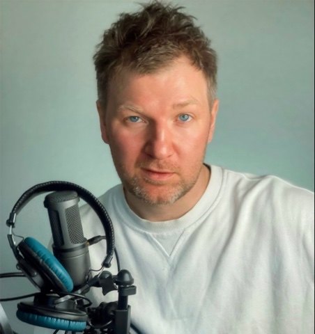 Сегодня после эфира на Capital Fm,
да, я внезапнов  утреннем, 10:00-14:00 поеду радиоведущего в кино играть. 
Первый раз в жизни, (нет) третий как выяснилось.

3. Циники
2. Суета
1. Провокатор

capitalfm.moscow до встречи получается