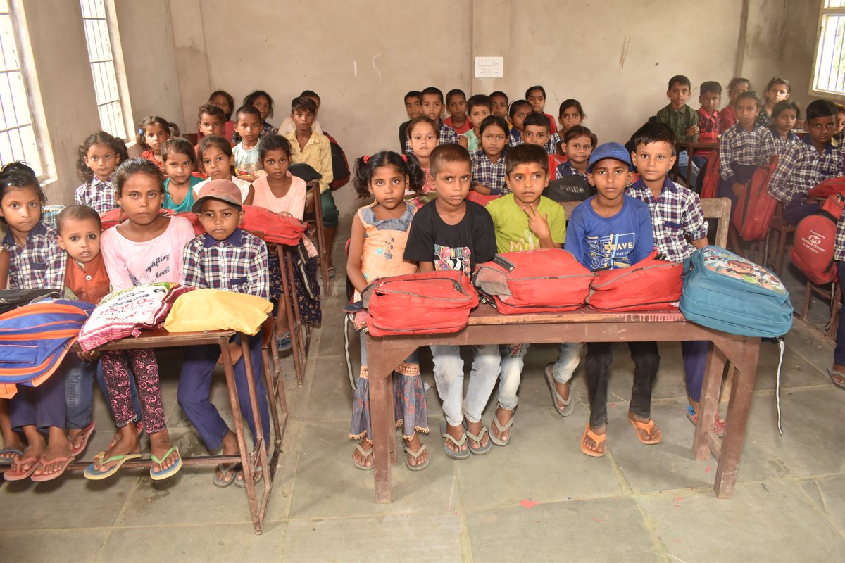 atulya_vikas's tweet photo. Providing quality education in rural India faces many challenges.
lack of  resources ,access to technology ,and trained teachers.

 We strive to bridge this gap.

#AtulyaVikas #QualityEducation #ManavSharma #BuildALife. https://t.co/0AoKO0AVRq