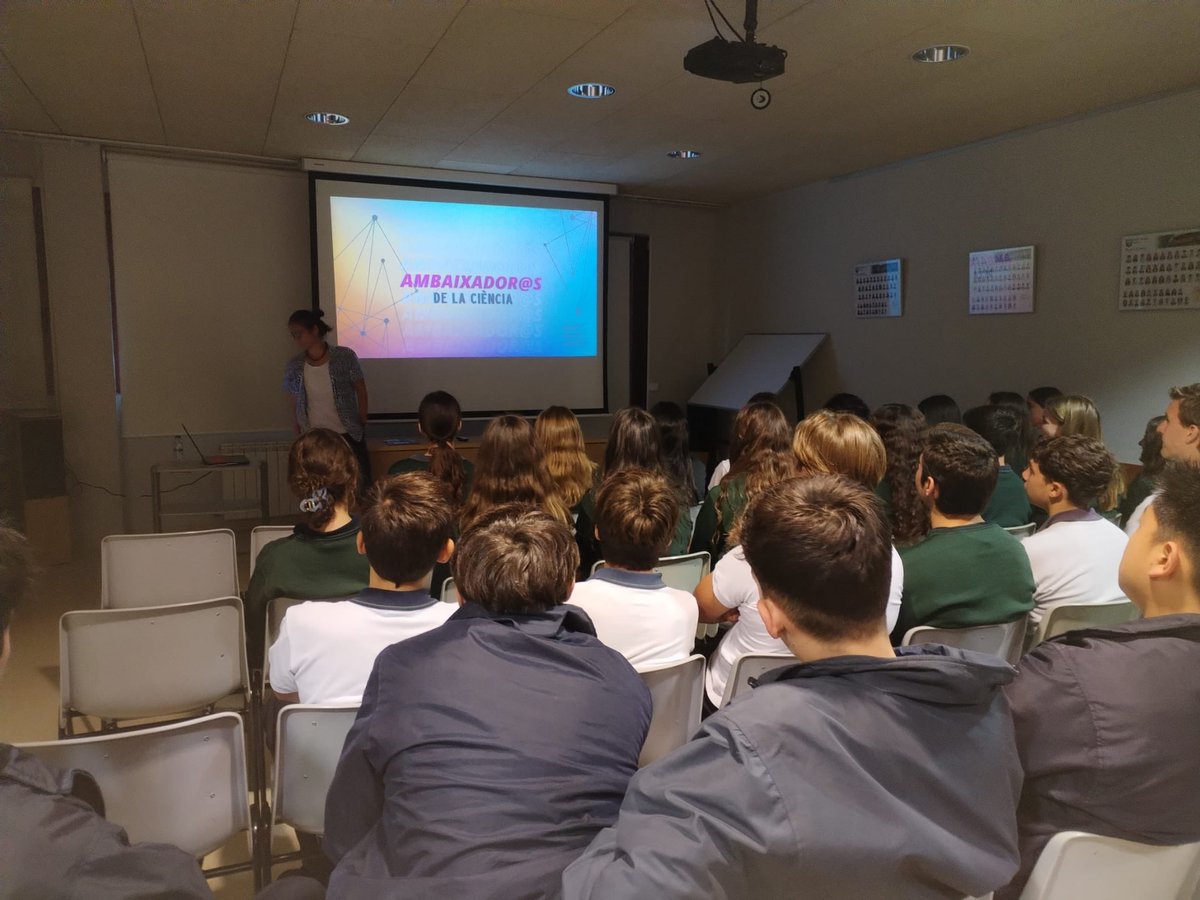 SGeorgesSchool's tweet photo. 🔬Encetem la Setmana de la #Ciència #SetmanaCiencia2024 #SC24Cat recordant la fantàstica xerrada de la que va gaudir l'alumnat de Secondary 4 gràcies al programa Embaixador@s de la Ciència @FCLP_Fundacio. Moltes gràcies! #ScienceFellows
#GironaSchool #SchoolGirona #Girona https://t.co/i45cdvZMMS
