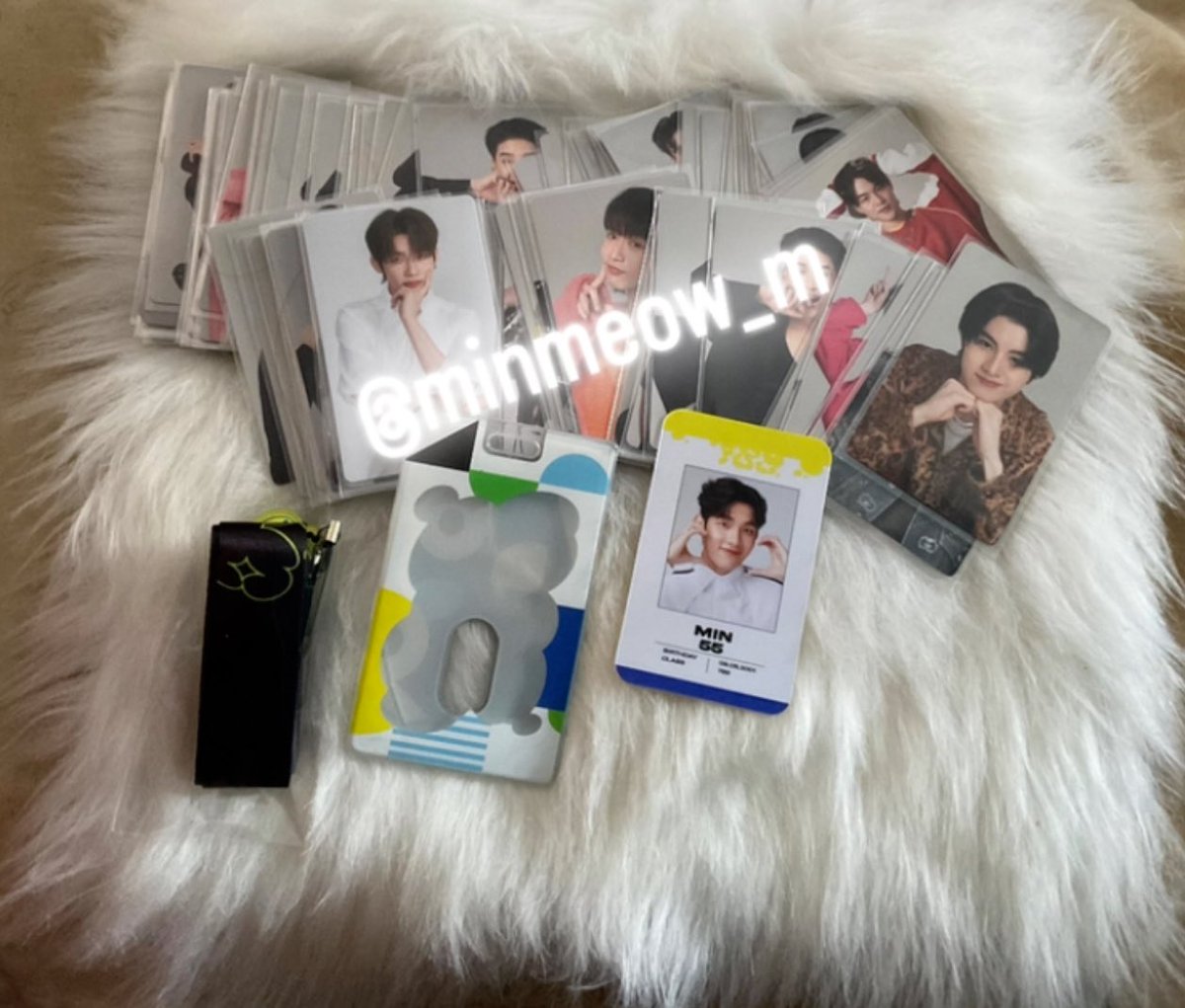 minmeow_m's tweet photo. มีใครสนใจใบไหนมั้ยคะ
ถ้าสนใจฝากรี+เฟบให้เค้าหน่อยนะคะ
ถ้าคนสนใจเยอเจะมาปล่อยค้าบ

#ตลาดนัดbus #ตลาดนัดDICE #ตลาดนัด789 https://t.co/n4zhf85vZd