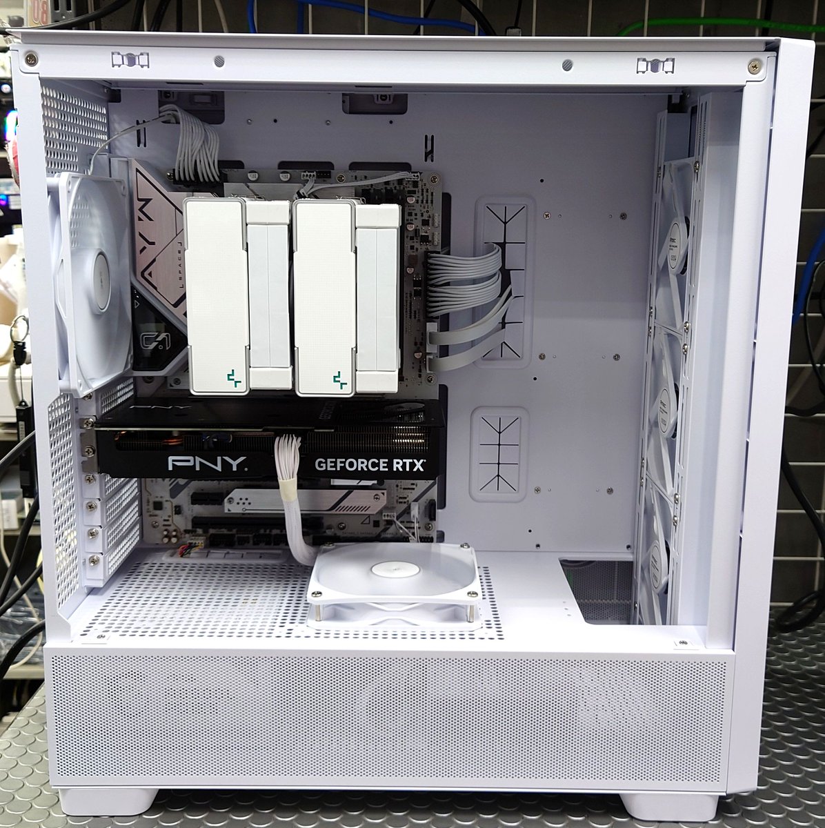 6F】 本日の組立代行PCはこちら‼️ ケースはAntec『FLUX White』 白を
