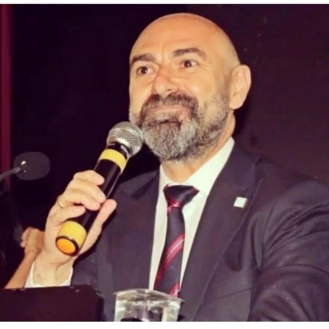 Tüm dostlarımızın hayırlı günler hayırlı işler hayırlı sabahlar dilerim ŞAHLANIŞ PARTISI GENEL BAŞKANI MURAT ALTUN