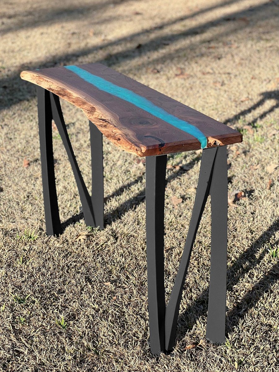 Flowyline_'s tweet image. A stunning silhouette that will spruce up your cozy nook in this festive season. 

210 Norah console table legs: flowyline.com/products/metal…

#flowylinedesign #consoletable #entryway #table #livingroomdecor #woodworking #woodworkingproject #autumndecor #tablelegs
