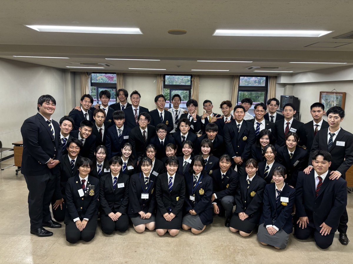 【四私大会議】
開催日時：11月9日(土)
開催場所：関西学院大学西宮上ケ原キャンパス

関関同立の体育会学生本部員が集まり、四私大会議が行われました。関西学院大学からは13名の本部員が参加しました。