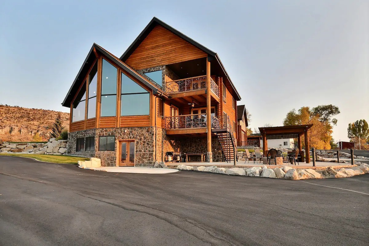 EchoLakeHouse's tweet photo. Discover Utah's beauty! Book your cozy vacation home directly from the owner. Perfect for family getaways & adventures! Book now! https://t.co/yGPSGT5zbq
#UtahVacation #EchoLakeHouse #ByOwner https://t.co/0GrC0USWOt