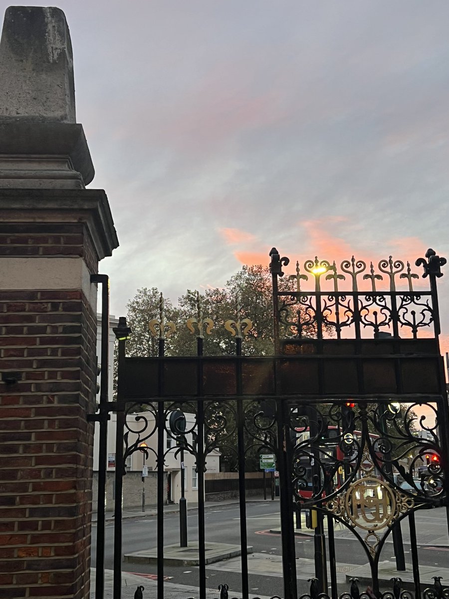 Lovely to see a touch of colour in the sky this morning <a href="/FHSRegentsPark/">Francis Holland Regent’s Park</a> &amp; looking forward to the weekend ahead.
