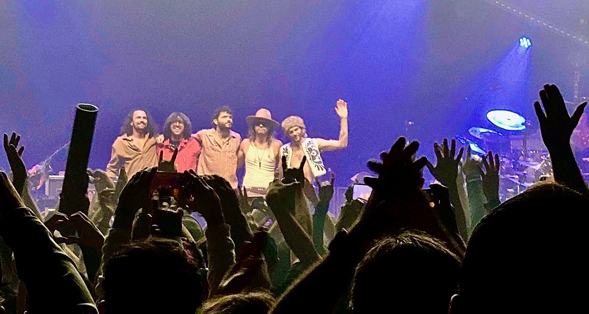 _Juzzle's tweet image. To any friends I saw, new or old, I love each and every one of you. Thanks for an incredible weekend. Vibes were sky high. See ya'll at Goosemas