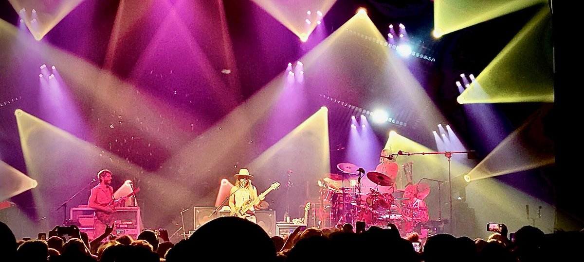 _Juzzle's tweet image. To any friends I saw, new or old, I love each and every one of you. Thanks for an incredible weekend. Vibes were sky high. See ya'll at Goosemas