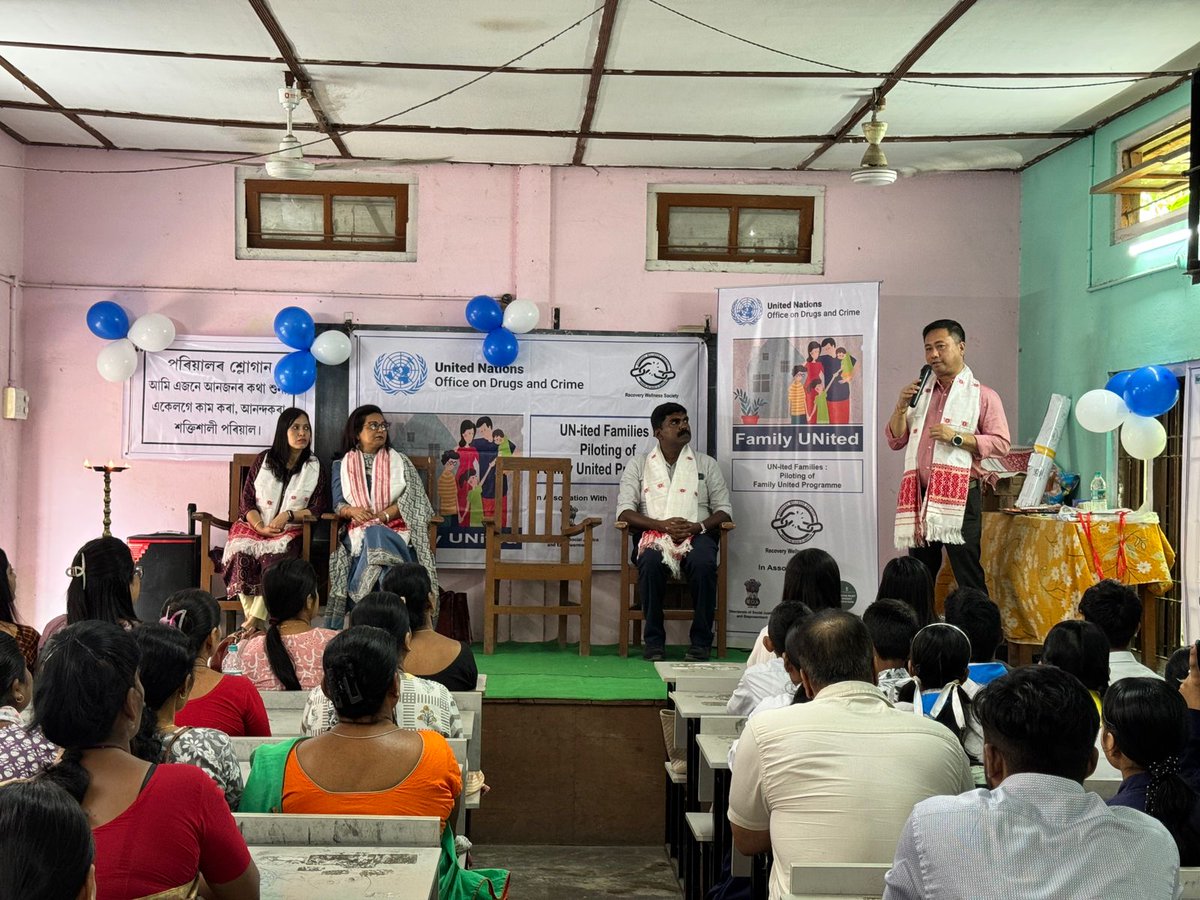 seemajoshi3's tweet image. 🌟Exciting start to our Family Skills Programme in 🇮🇳 at Gopal Boro School, Guwahati! With 22 families, we’re strengthening bonds, boosting communication&amp;amp; empowering families to prevent #druguse #crime. Building safer, healthier futures together! #ResilientFamilies #FamilyBonding