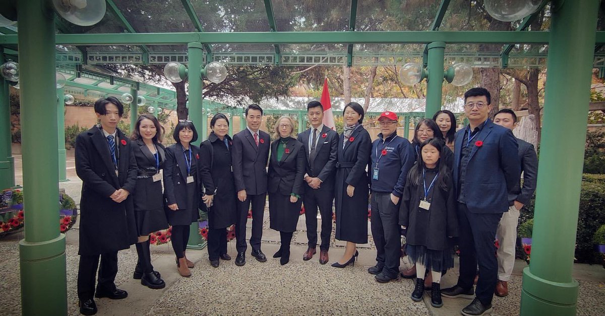 richardliu18's tweet photo. 🧵1/2 The Canadian Alumni Network (CAN) representatives attended the annual Remembrance Day service at the Canadian Embassy this morning (Beijing Time). Thank you to the embassy for allowing our alumni to lay wreaths and remember all who served and…
@canjenmay https://t.co/d3xq8lbSTg