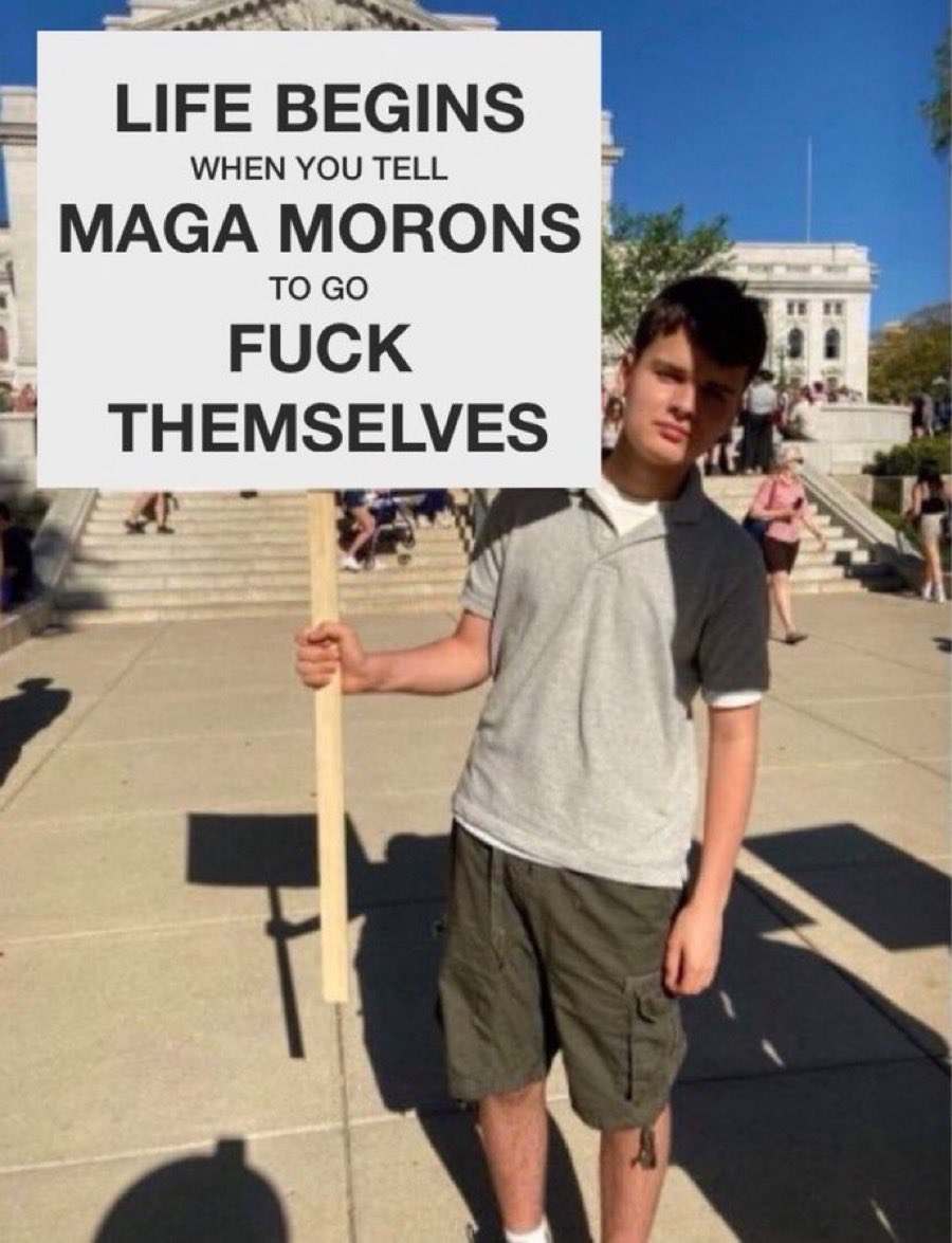 LePapillonBlu2's tweet photo. 😂🤣 https://t.co/1I7F0zoUIB