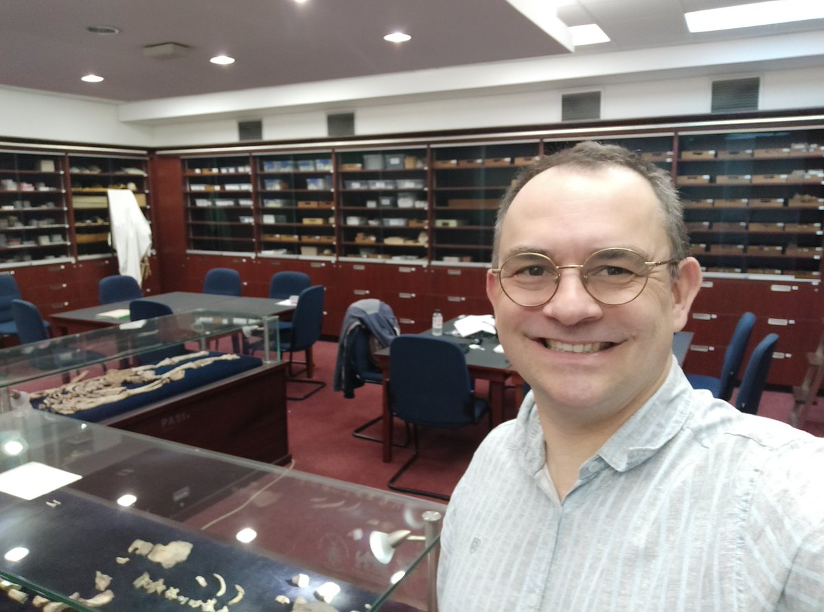 Let's start a new week of work in the cradle of humankind to study fossil humans
<a href="/WitsUniversity/">Wits University</a> <a href="/ESI_FossilLab/">ESI</a> <a href="/MNHN_recherche/">Science & recherche au Muséum</a>