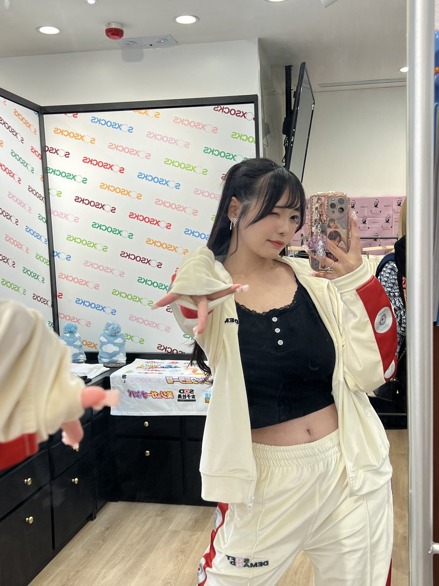 日本帰ります〜✈️🇭🇰⇒🇯🇵
香港の皆さんありがとうございました♡
また来る〜！香港大好きになった❣️ https://t.co/7q309K64jW