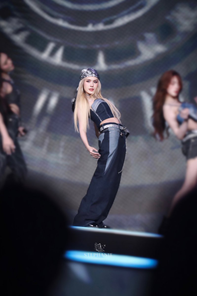 StephOdaisy's tweet photo. Stephanie O’Daisy Show🦋🩵 Show Final Miss Grand Songkhla 2025
#Stephanie_Odaisy #Stepkamp #Odaisy_Official https://t.co/I4TGowlxHi