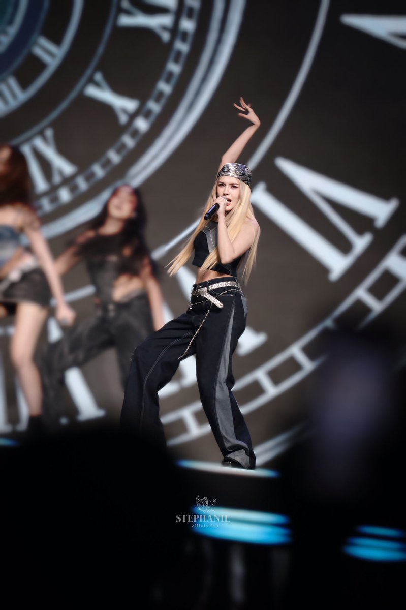 StephOdaisy's tweet photo. Stephanie O’Daisy Show🦋🩵 Show Final Miss Grand Songkhla 2025
#Stephanie_Odaisy #Stepkamp #Odaisy_Official https://t.co/I4TGowlxHi