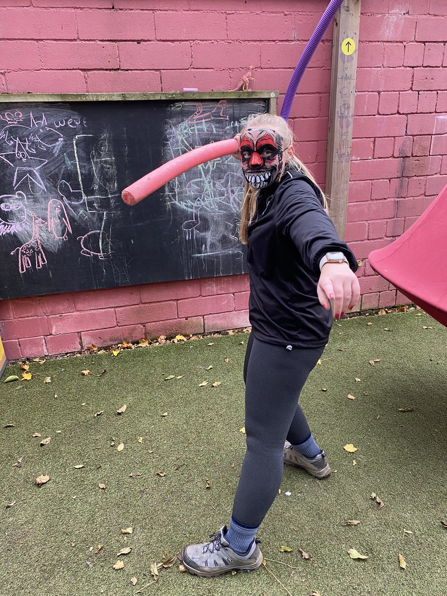 Play_Glos's tweet image. Our #SuperSaturday players began the morning by opening a cafe (assisted by a helpful rat 🐀) and a zoo 🦓 🦒 🦁 

They also enjoyed plenty of high octane role play, spinning in the hammock and table top games

@TNLComFund #TimeToBe #ChildLedPlay