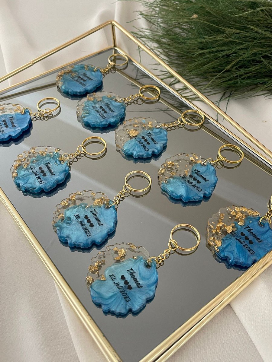 _muneeroh's tweet photo. Can I get 150 retweet?🙏

Looking for a special souvenir gift? Our resin keychains are a thoughtful and stylish choice! Each one is uniquely crafted &amp; beautifully presented. Pricing varies depending on quantity &amp; design. Send us a DM for more information.

Location: Lagos state https://t.co/IuODbmpVHl