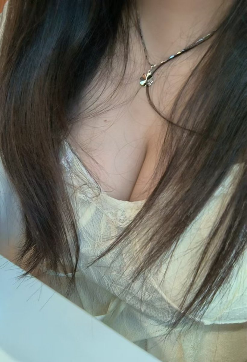 QingDa92200's tweet photo. 小🐶又来色诱哥哥们了
#女高 #母狗 #找主 #字母圈 #肉便器 #发情 #公厕 #巨乳 #福利姬 https://t.co/PQhv8qUdJY