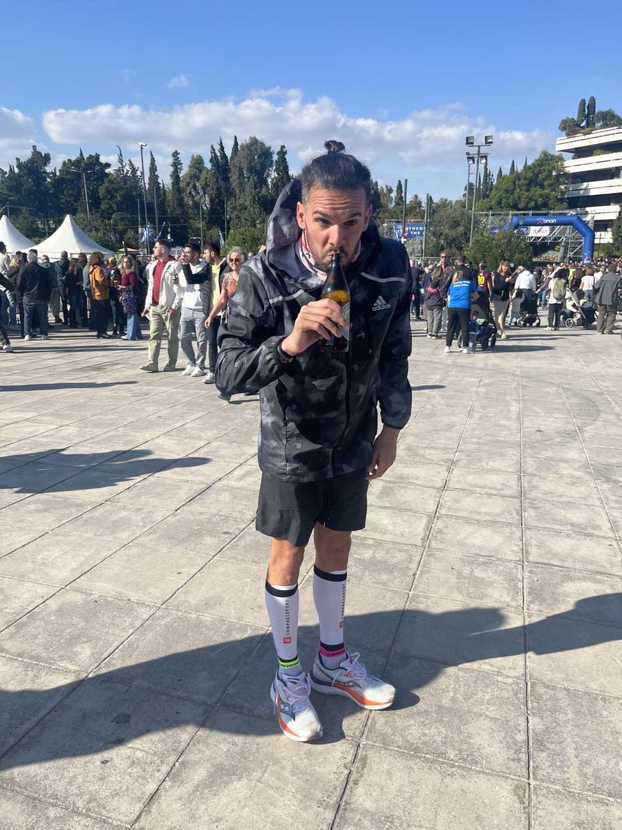john_john84's tweet photo. Ότι γράφει δε ξεγράφει #athensmarathon #ama #marathonrunner #running #ο_κυκλος_των_χαμενων_δρομικων https://t.co/hG4xRuTFOJ