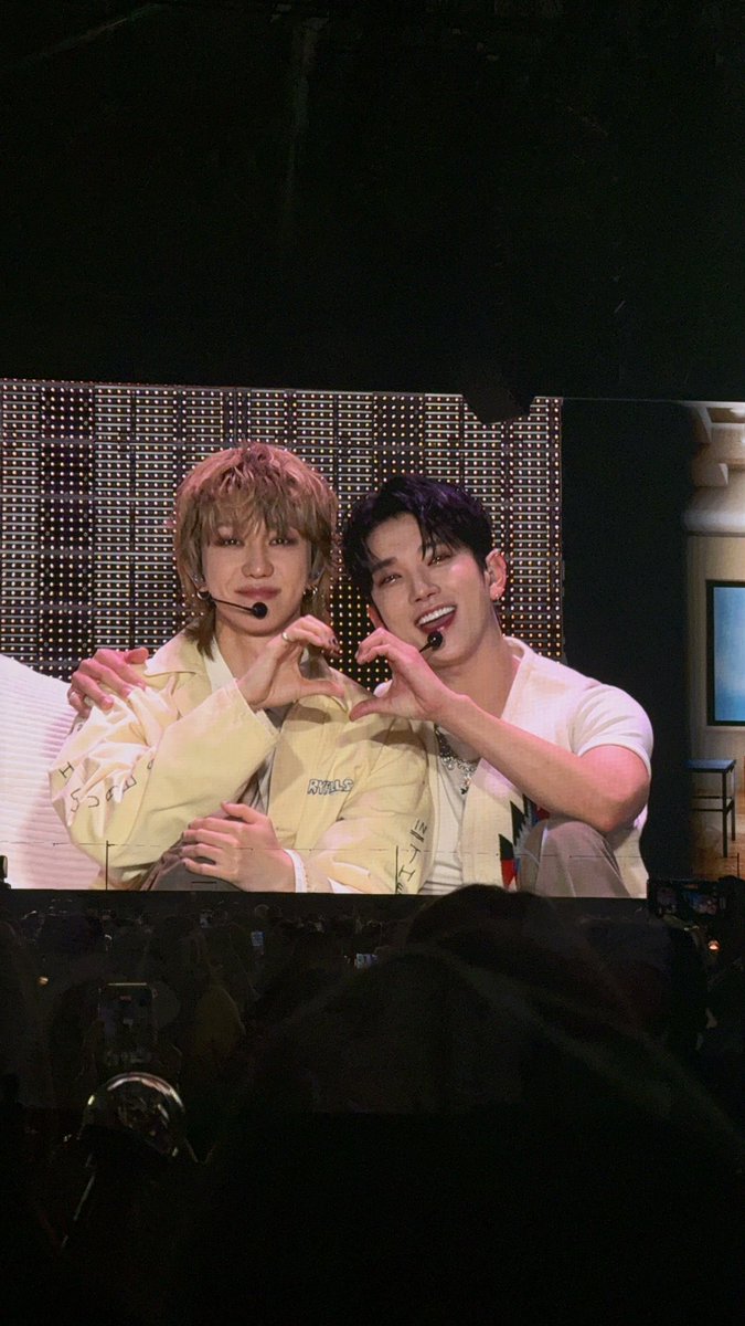 EVERYONE SHUSH SHUAHAO ARE ABSOLUTELY SERVING THE MOST ADORABLE ENERGY EVER