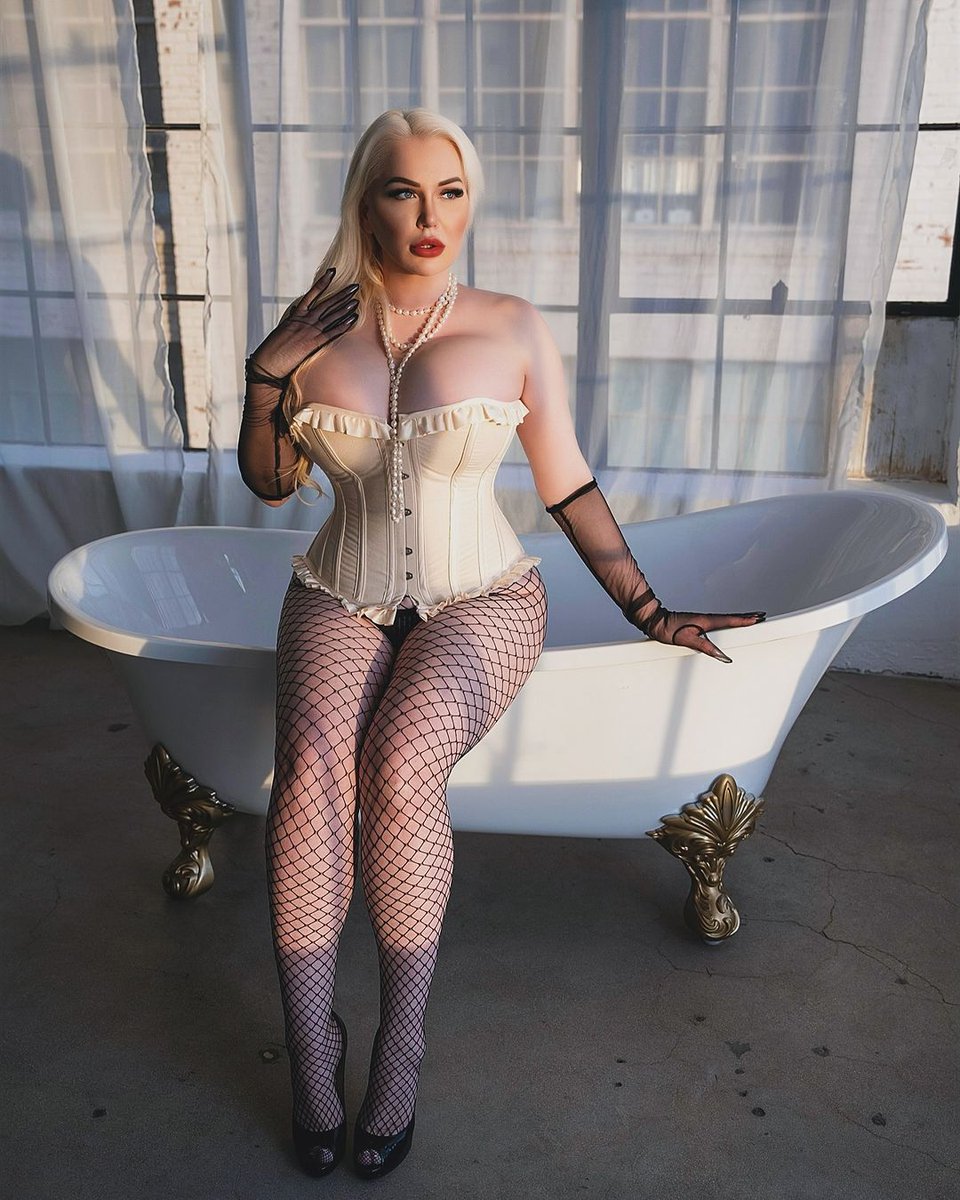 TrueCorset's tweet image. Ready for those perfect curves?

Our corsets give you the hourglass shape you’ve been dreaming of! 
#corsets #hourglassbody #curves