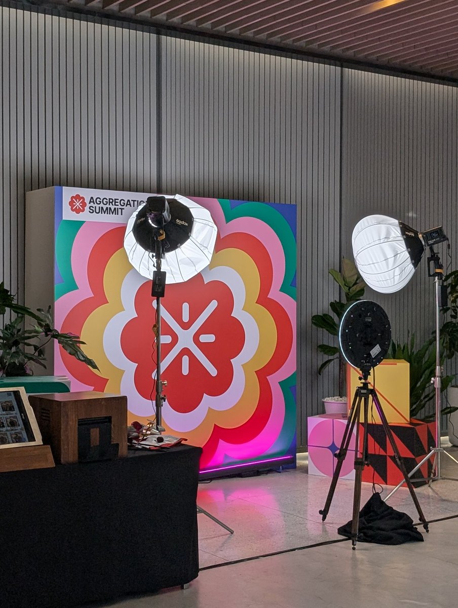 yoriko09's tweet photo. Photo booth๐
#Aggsummit https://t.co/mCzCSiVK2s