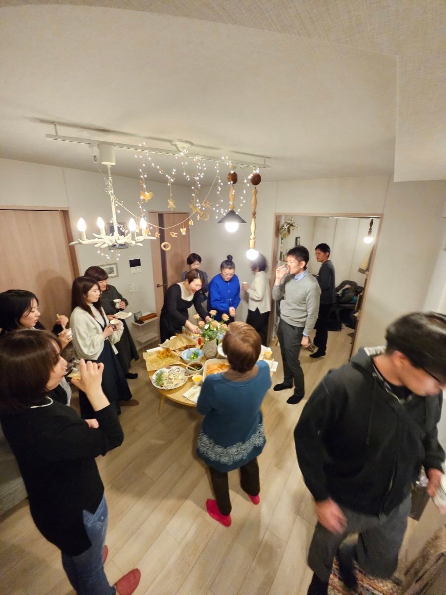 EnsembleIshtar's tweet photo. 🌟感謝祭を開催しました🌟
先月、無事に台東区合唱祭デビューしたので、
当団の主宰者宅で🎊感謝祭🎊を開催しました🥳

要は、『ぎゅー詰め立食パーティ』😆

主宰者、頑張って10品作りました🍳‼️
お勧めウイスキー、とっておきワインなど持ち寄り、
みんなでワイワイ楽しみました💖 https://t.co/9mGX0lM95Y