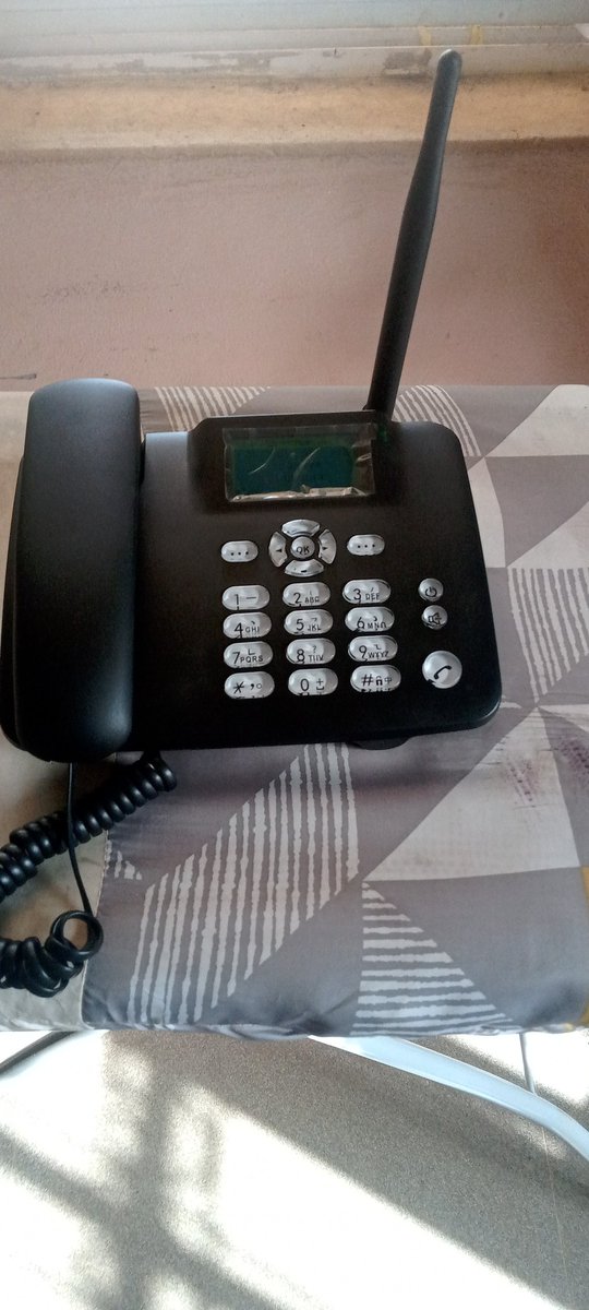 oluseyiakano's tweet photo. @Huawei , @fccpcnigeria, @JumiaNigeria
I got a Huawei GSM Table Phone ETS3125i through a mobile vendor, Jumia, with a policy of 7 days return period. However, on the 8th day of the receipt, I suddenly noticed that all the buttons stopped working except for the power button. https://t.co/4jHQovqvs9