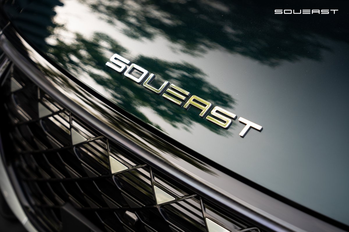 SOUEASTGlobal's tweet image. True elegance comes from being at ease with yourself. Or, being with SOUEAST.

#SOUEAST #SOUEASTS09 #BESOULKNIGHT