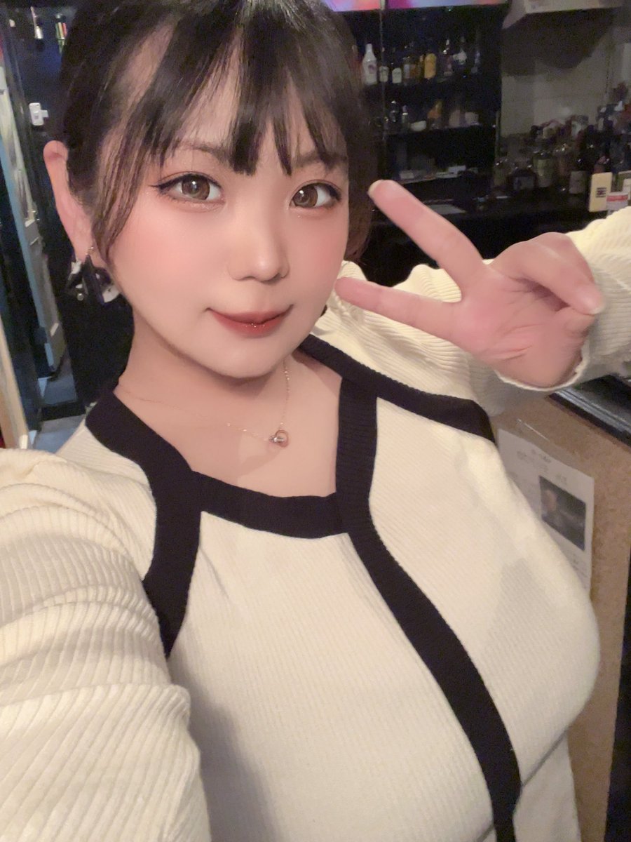 maruko_kijitora's tweet photo. ティグレ最終回のスナックまるこ、17時開店❣️❣️❣️

リクエストは
・スナックぽい曲
・お別れソング
です！

22時まで悔いのないように楽しもね！ https://t.co/sRerVgIWpK