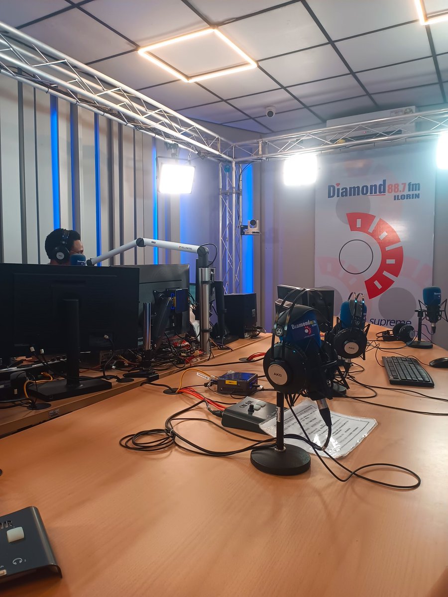 Kwara_PoliceNG's tweet photo. Top of the morning family 🤗 Tune in now to Diamond FM 88.7FM Ilorin. What's going on in your area this morning as per security matters...make we talk as be 💜
Wishing y'all a safe and blessed week ahead, Amen
#DiamondFM Breakfast Show https://t.co/TNIlyi8ScV