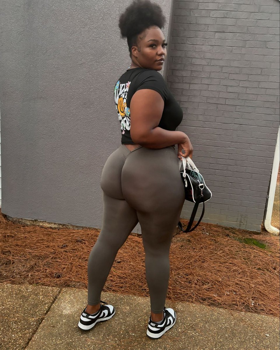 Chocobooty__'s tweet photo. Never had to do to much 🤤 https://t.co/fCLg7B1qID