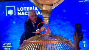 urederriano's tweet photo. @TheObjective_es @teresagomezgp "Never forget..."😉 https://t.co/qMkQNGbBcR
