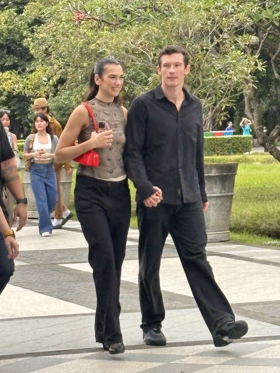 vhoericatt's tweet photo. oh my goddddd, I just fvcking saw Dua Lipa and Callum Turner in Intramuros!!!!! https://t.co/abC0R3qGDO