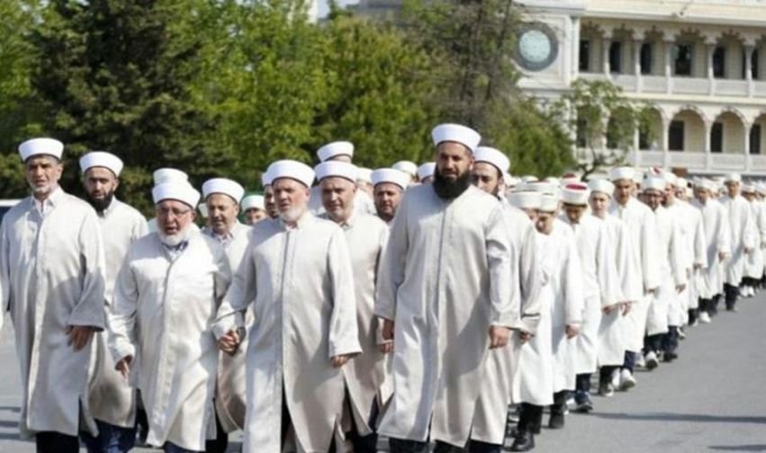 Şunları hiç savaşırken gören var mı?

Ağaç diktiğini gören duyan oldu mu?

Peki bunları bir garibana, fakirlere yetimlere yardım eli uzatırken gördünüz mü?

Milli bayramlarda gören oldu mu?

Bunların İstiklâl marşı okuduğuna şahit eden veya Anıtkabir'de dua ettiğini gören var mı?