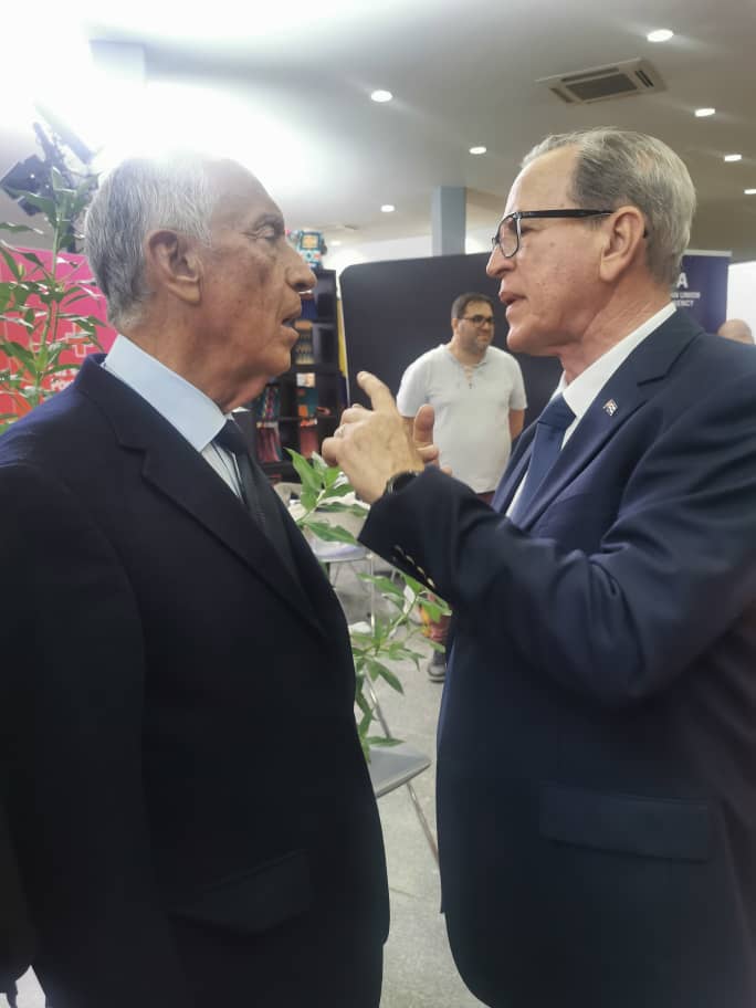 embcubaportugal's tweet photo. Sostuve encuentro con el Presidente de Portugal Marcelo Rebelo de Sousa. Intercambiamos temas vinculados a la votación contra el bloqueo en la ONU, la situación en Cuba después de los eventos climatológicos entre otros. #embacuba. https://t.co/9APc0gNfoK